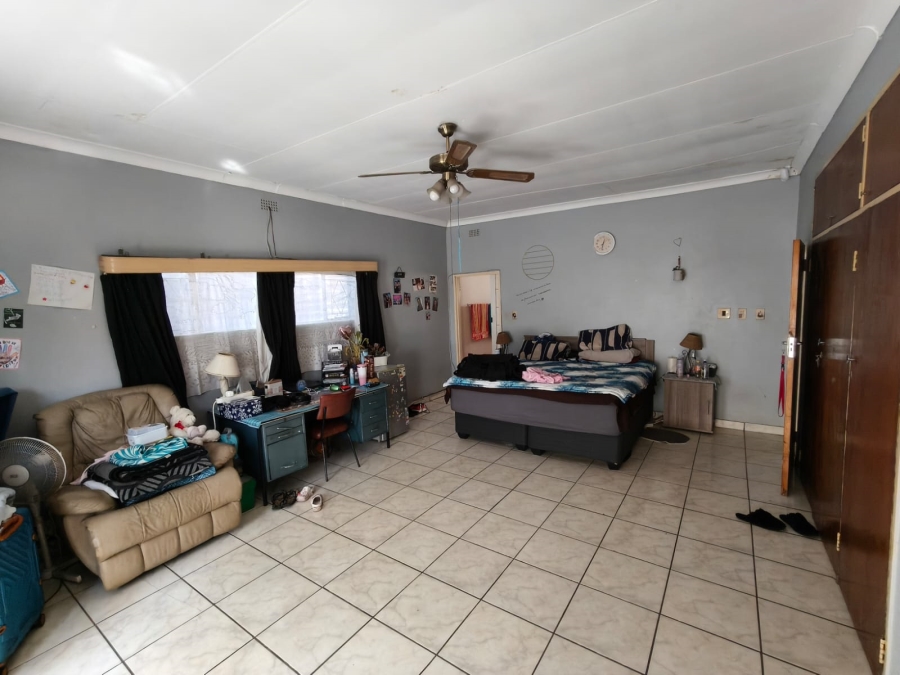To Let 4 Bedroom Property for Rent in Oos Einde North West